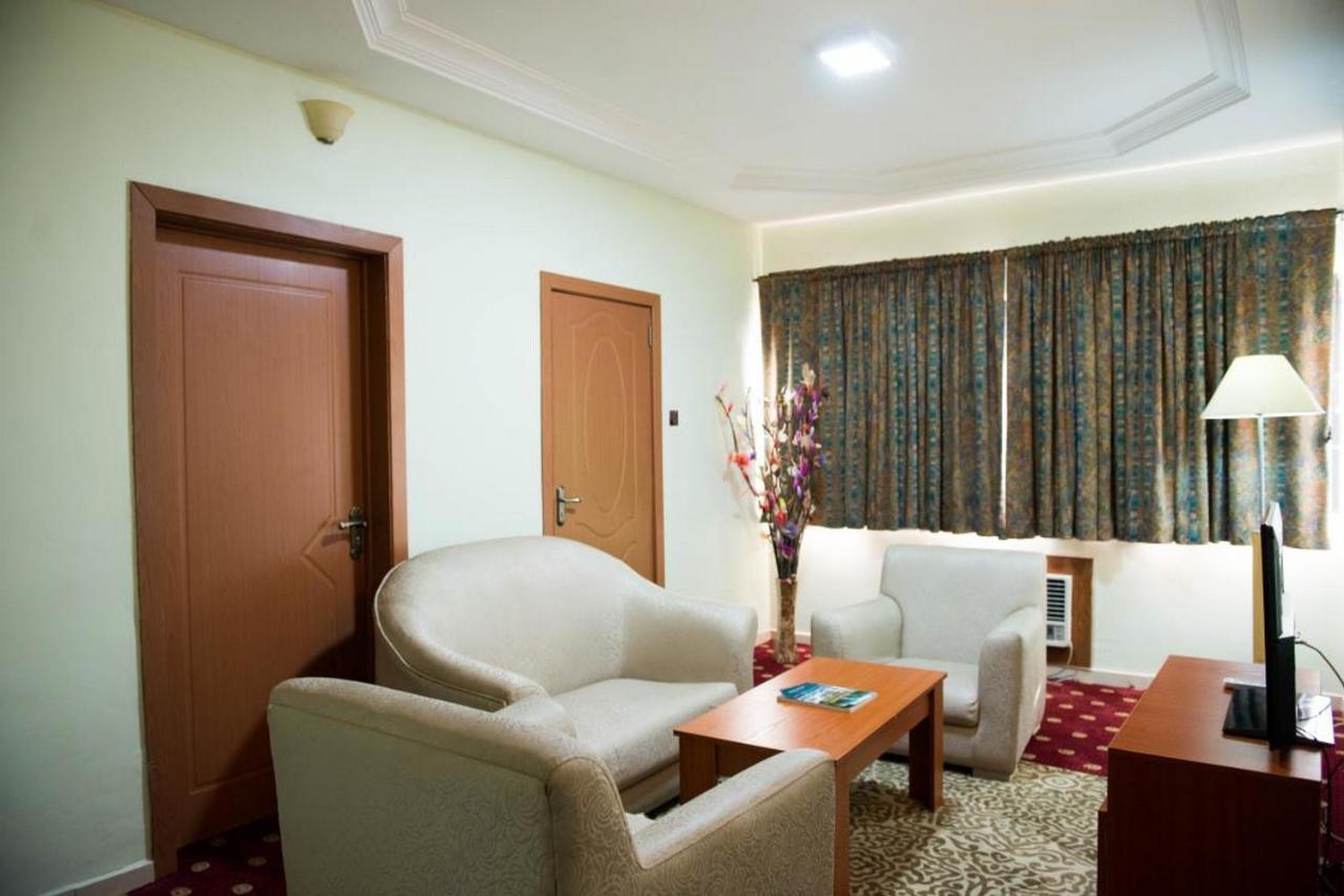 Room In Lodge - Grand Ibro Hotel Abuja Jabi Екстер'єр фото